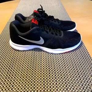 Nike Flex Bijoux, Size 7.5, Black/white trim